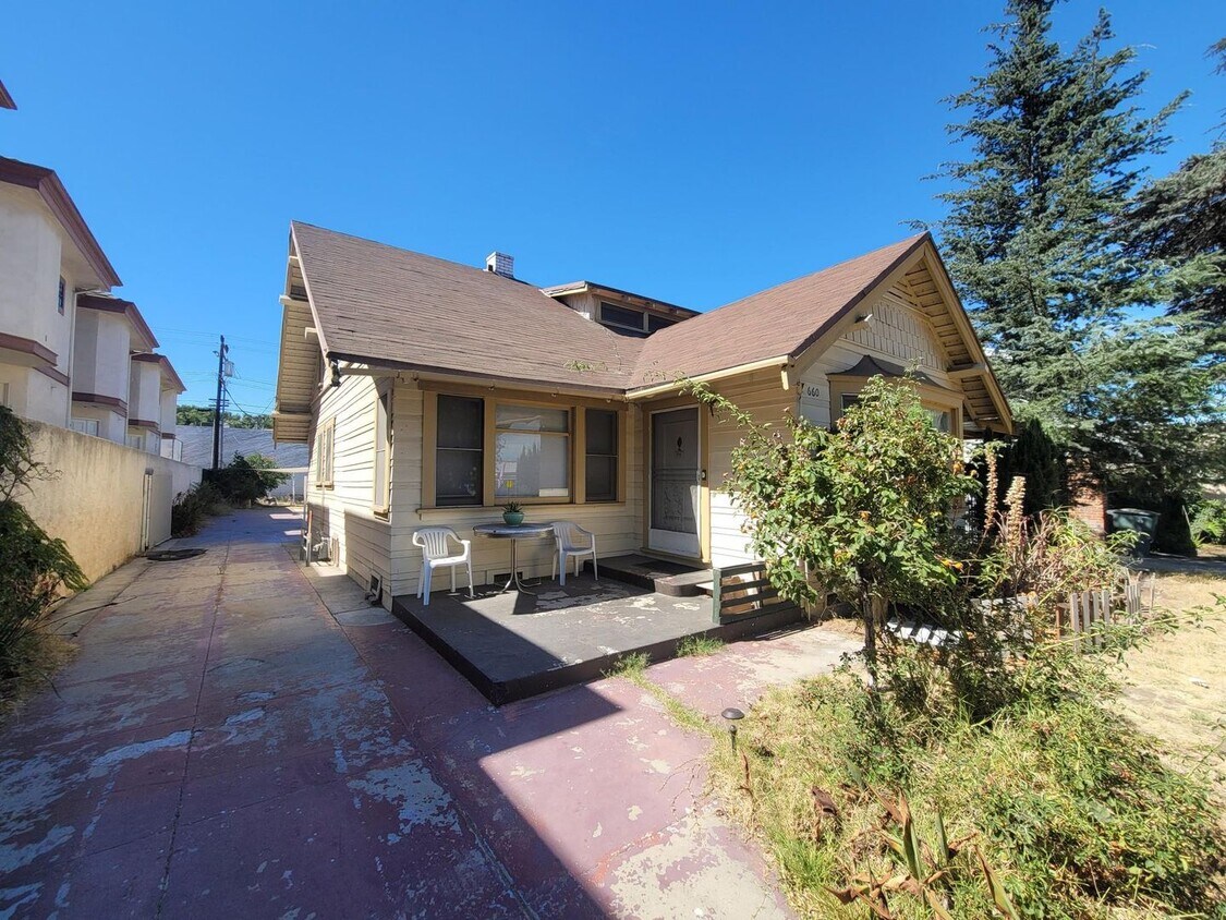 Foto del edificio - Charming Glendale Craftsman | 5 Bed, 1.5 B...