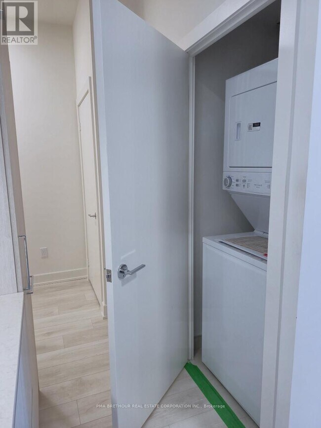 Building Photo - 15 Mercer St