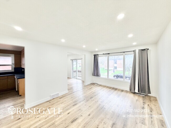 Photo du bâtiment - All-Inclusive 3-Bedroom Apartment with Balcony & In-Unit Laundry – Kitchener