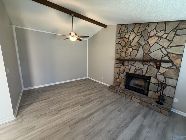 Building Photo - 1004 Brighton Cir SE
