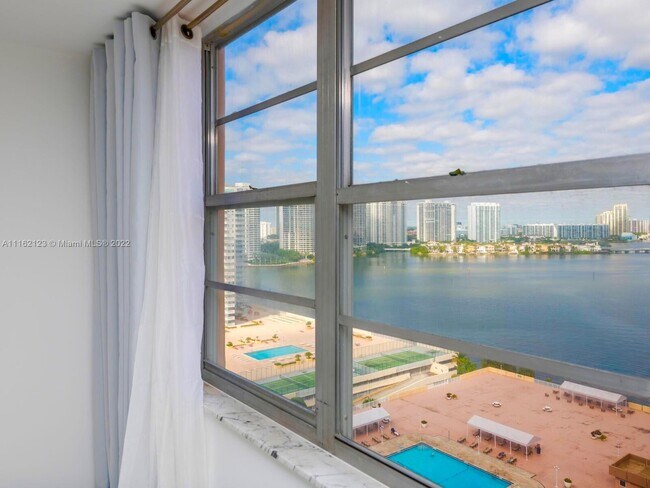 Foto del edificio - 250 174th St