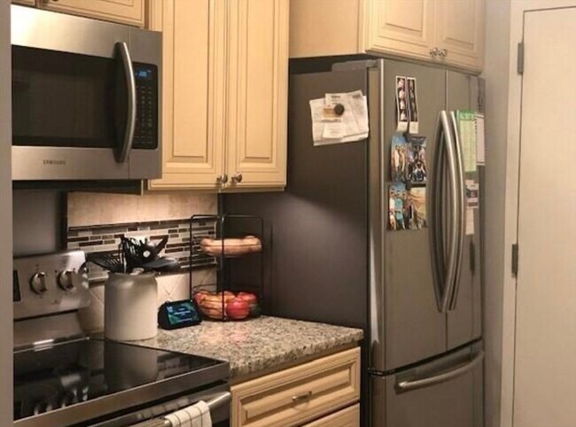 Foto del edificio - 46 Silver Hill Ln