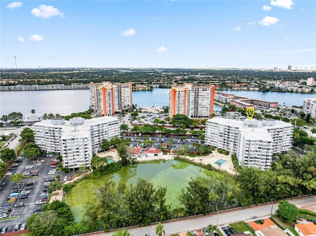 Building Photo - 1300 NE Miami Gardens Dr