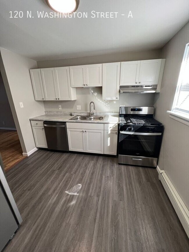 Building Photo - Updated 2 Bedroom in the Heart of Delaware