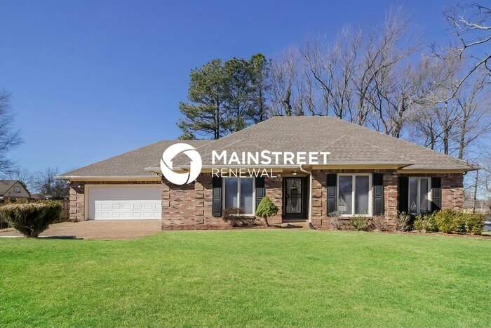 Foto principal - 3 Bedroom Pet-Friendly Home in Memphis, TN...