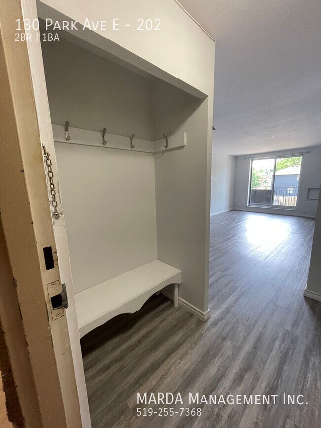 Photo du bâtiment - MODERN 2 BED/1BATH CONDO IN MAIN AREA OF C...