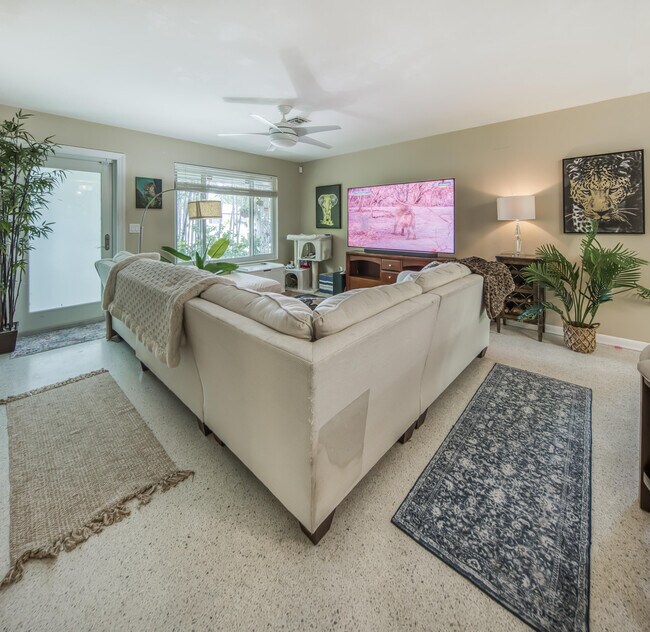 Foto del edificio - 1612 N Ocean Breeze