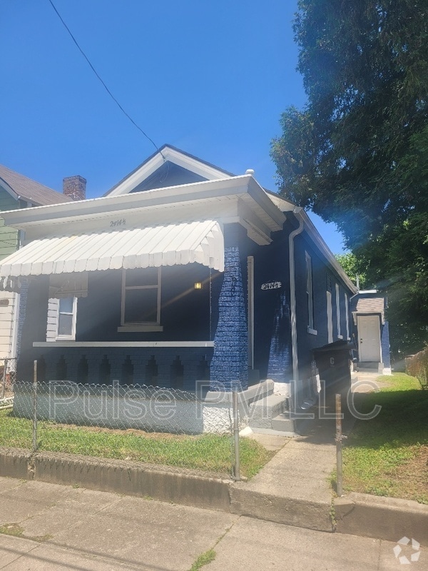 Building Photo - 2414 1/2 Warren St