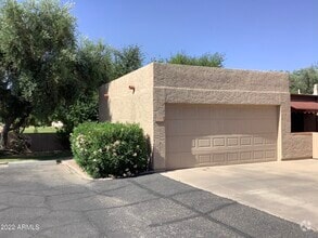 Building Photo - 6465 N 77th Pl