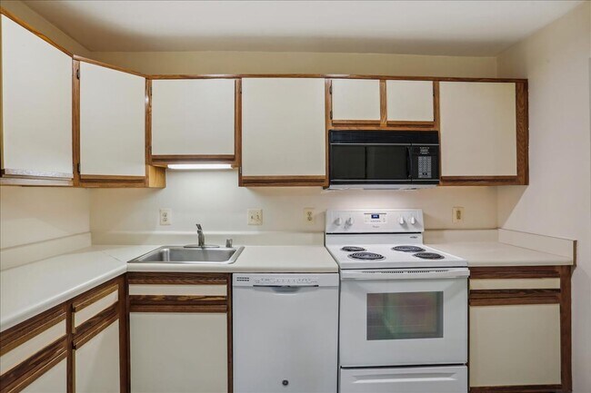 Building Photo - Ground Level Condo in Gaithersburg - 1 bed, 1 bath
