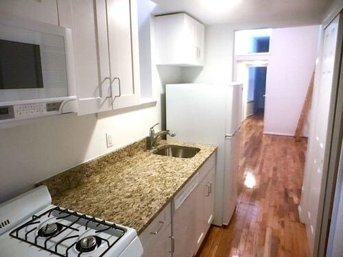 Foto del edificio - 308 W 82nd St