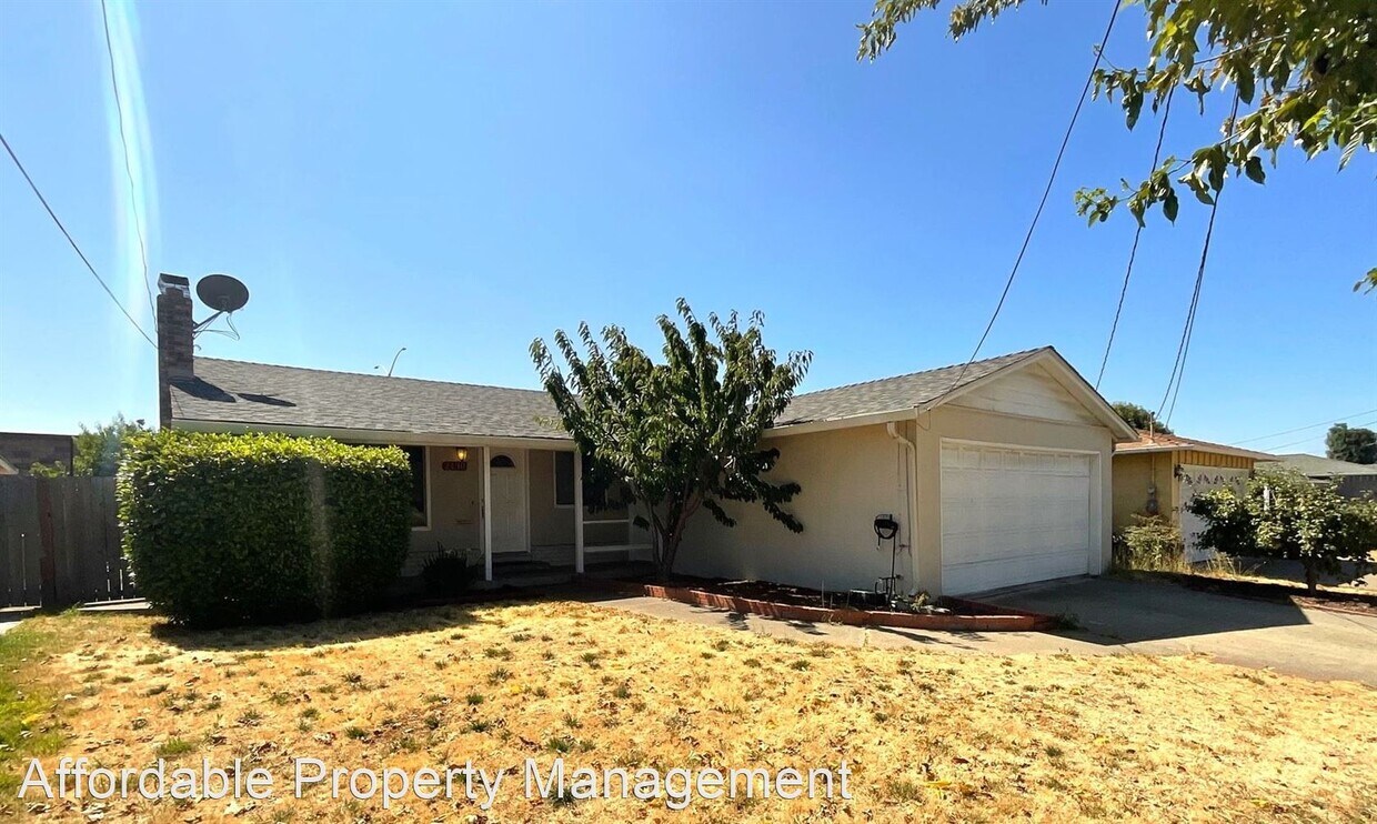 Primary Photo - 3 br, 2 bath House - 2490 Cryer Street