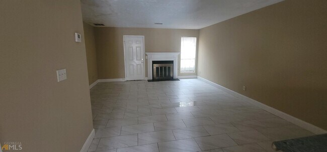 Building Photo - 4672 Longman Way