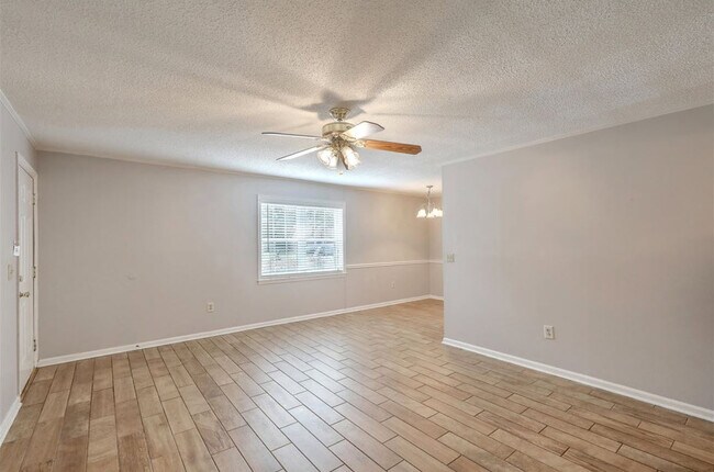 Building Photo - 109 Elmwood Ave