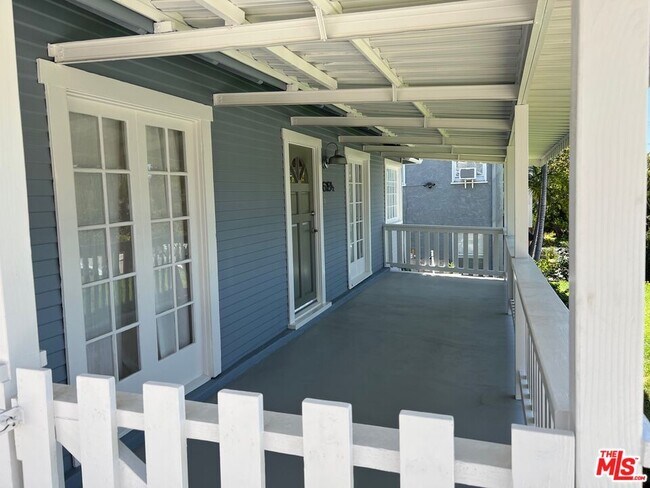 Foto del edificio - 618 1/2-618 1/2 Parkman Ave