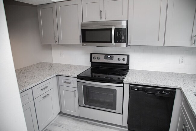 Building Photo - 4320 Bona Ct