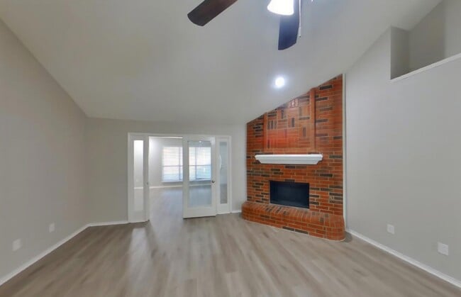 Foto del edificio - MOVE IN READY