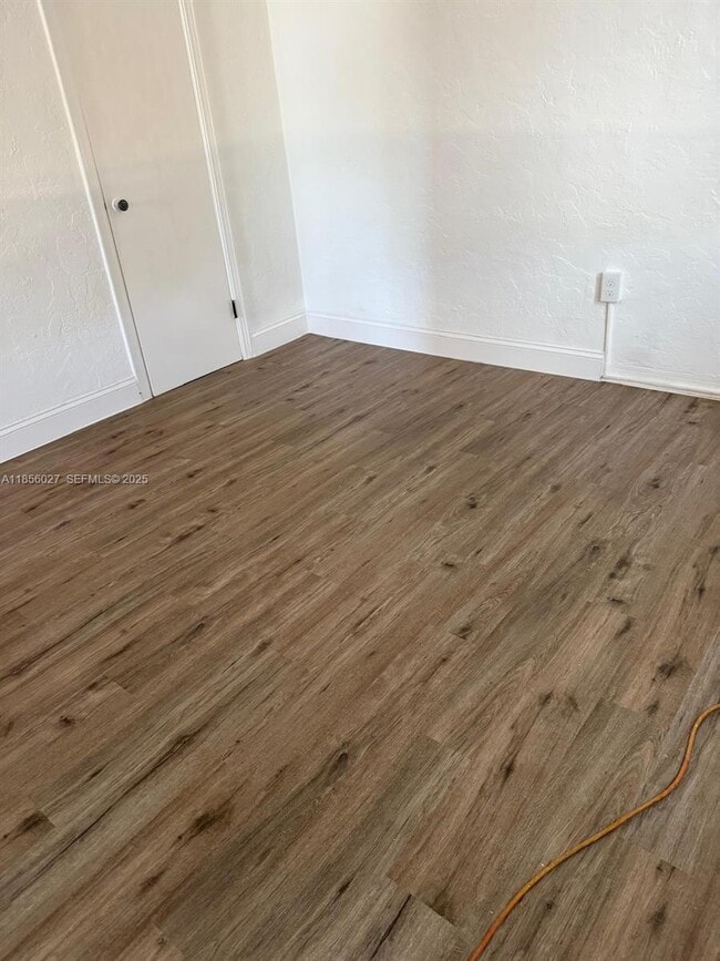 Building Photo - 1432 NE 163rd St