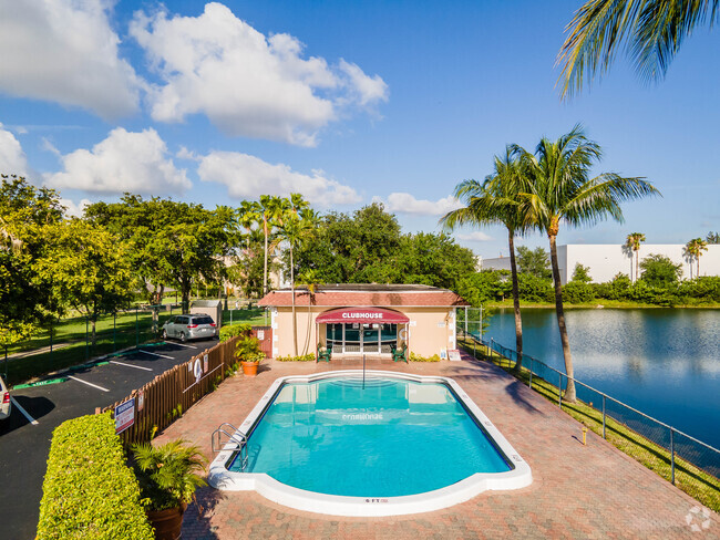 Foto del edificio - Lake Villa Apartments