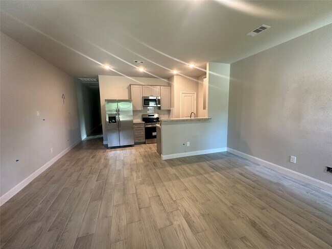 Foto del edificio - 104 Turner Dr