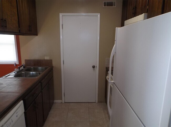 Foto del edificio - 5 Crestwood Cir