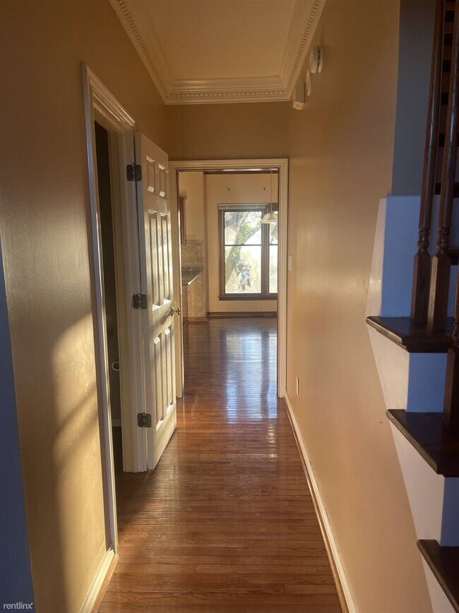 Building Photo - 4 br, 3.5 bath House - 604 Emmett Creek Lane