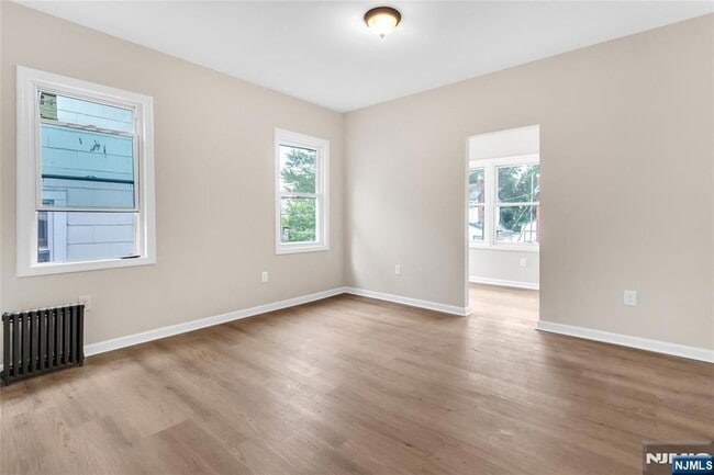 Building Photo - 247 Duane St