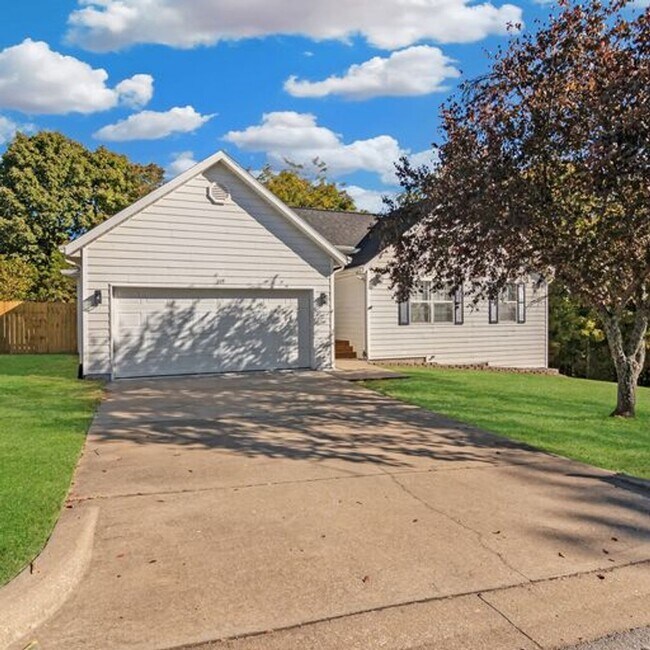 Foto del edificio - 3 Bedroom 2 Bath House in Hollister, MO