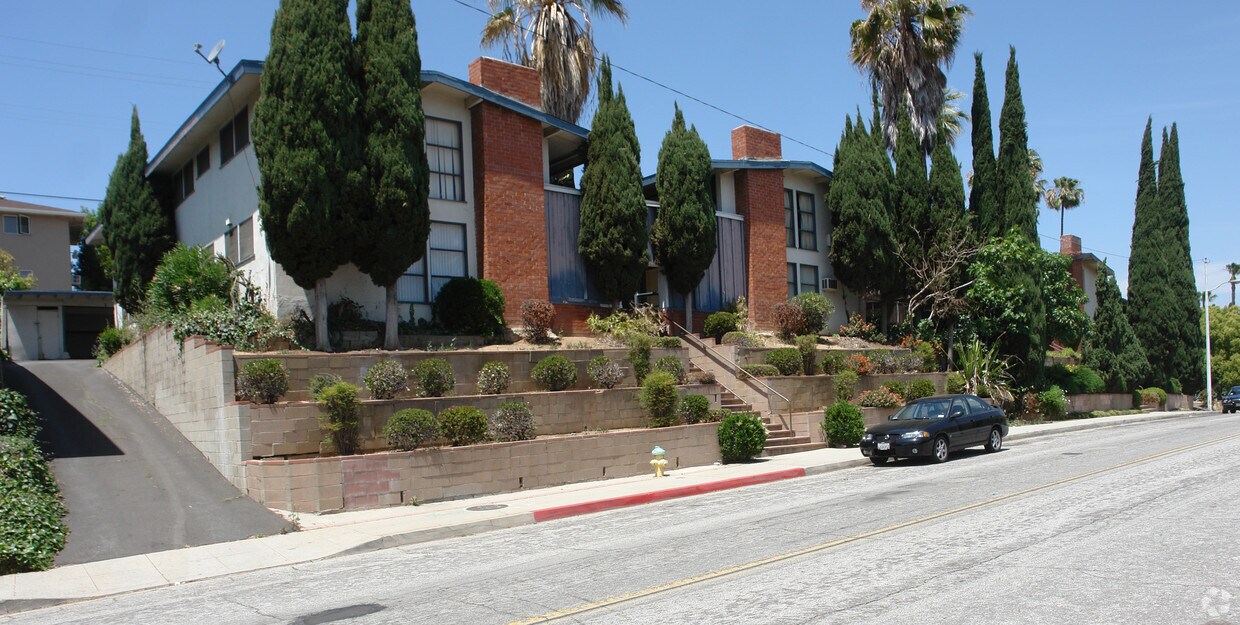 Building Photo - 1748 State St
