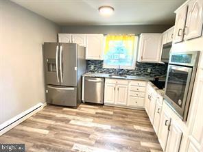 Building Photo - 102 Forsythia Dr