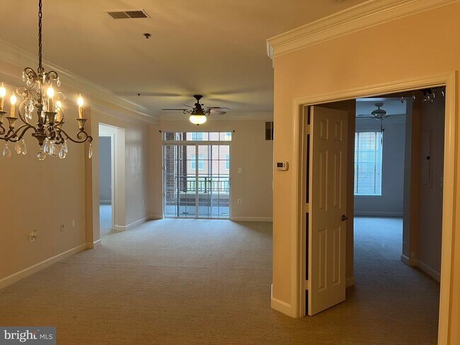 Foto del edificio - 10328 Sager Ave