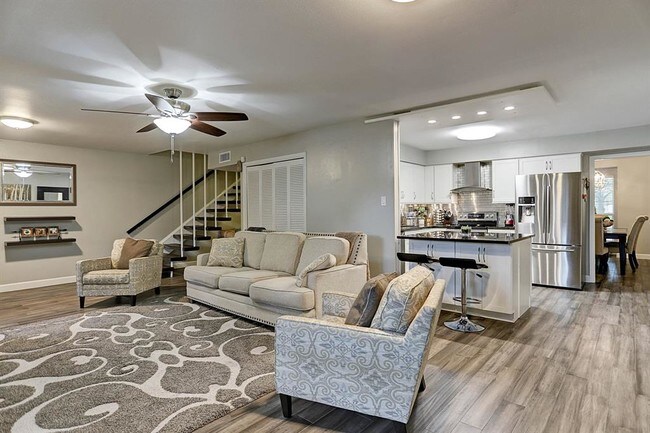 Foto del edificio - 10301 Briar Forest Dr