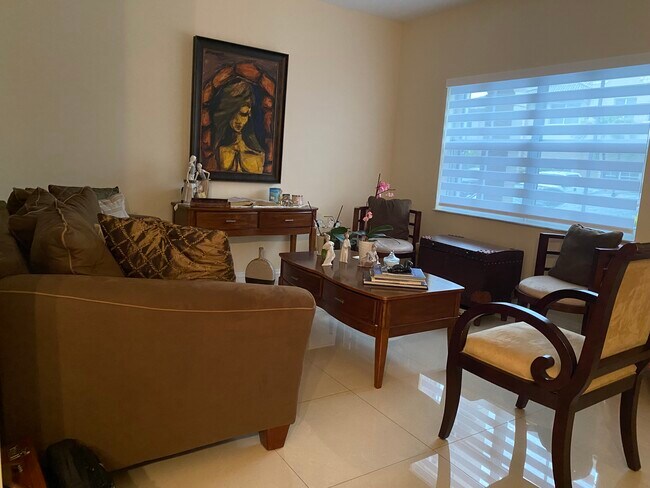 Foto del edificio - 16612 NW 71st Ct
