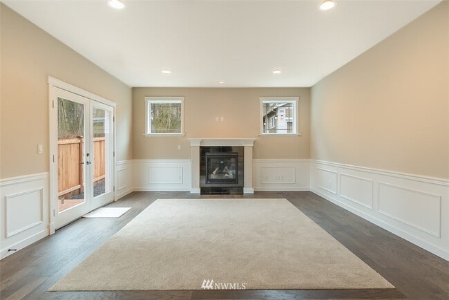 Building Photo - 15322 Manor Way