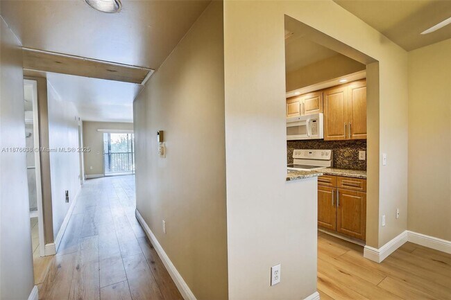 Building Photo - 1500 SW 131st Way
