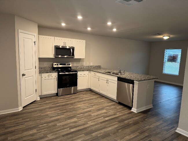 Foto del edificio - 15520 Taylorcrest Dr