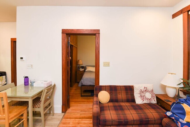 Foto del edificio - 2821 W Shakespeare Ave