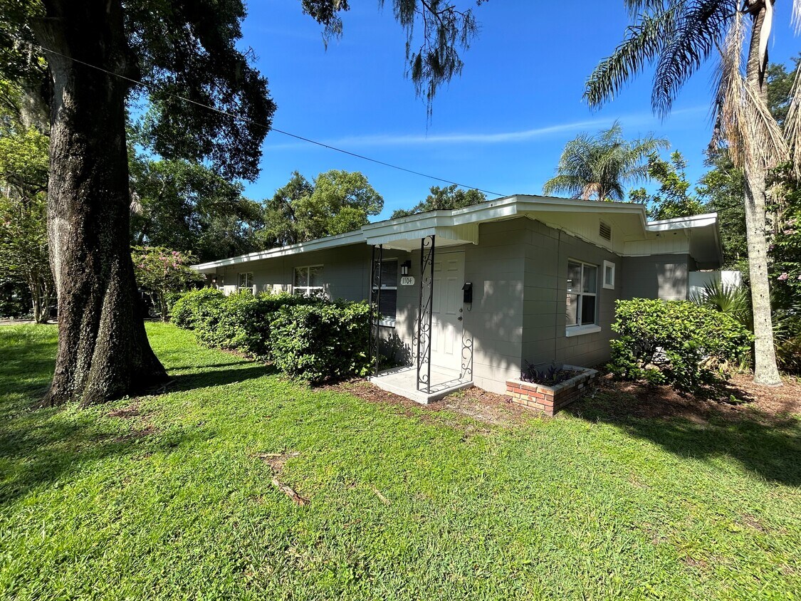 Primary Photo - 1104 S Mills Ave