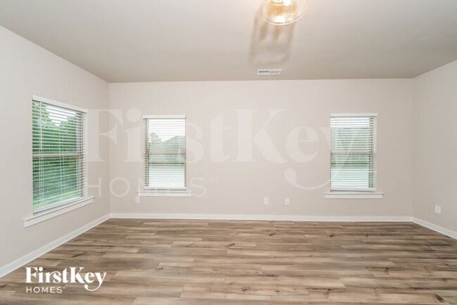 Building Photo - 1600 Brookhaven Drive