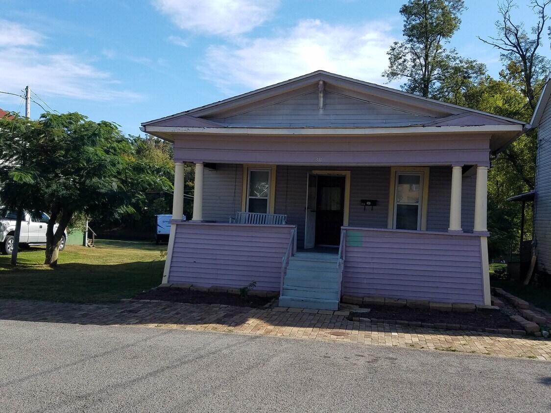 311 Maple Ave, Grafton, WV 26354 House Rental in Grafton, WV