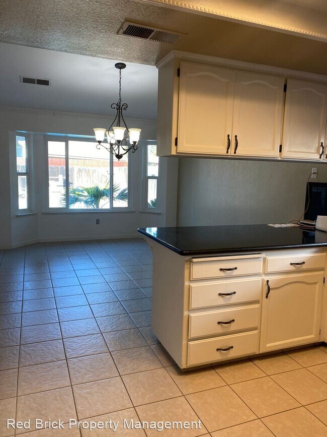 Foto del edificio - 3 br, 2 bath House - 1111 E. Donna Dr.