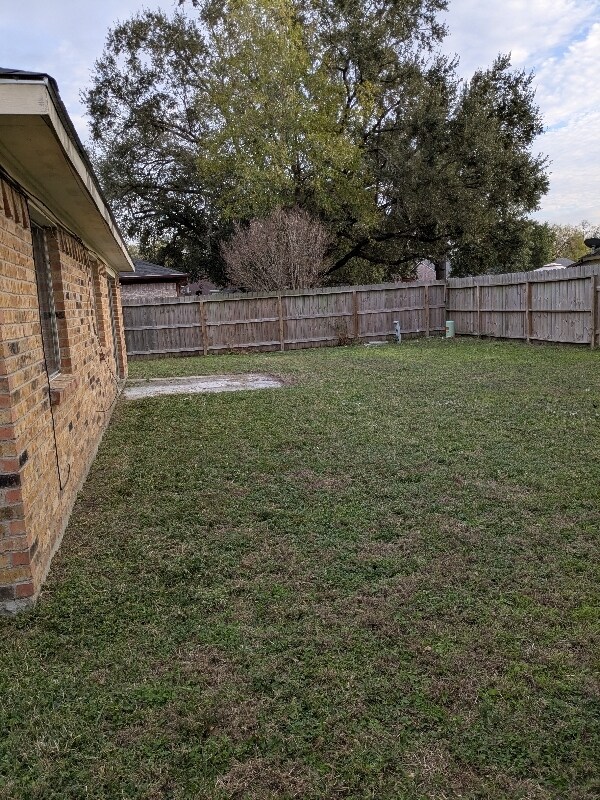 Foto del edificio - 7211 Winding Trace Dr