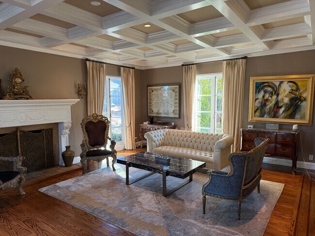 Foto del edificio - Elegant St. Francis Wood Residence - Available Furnished or Unfurnished