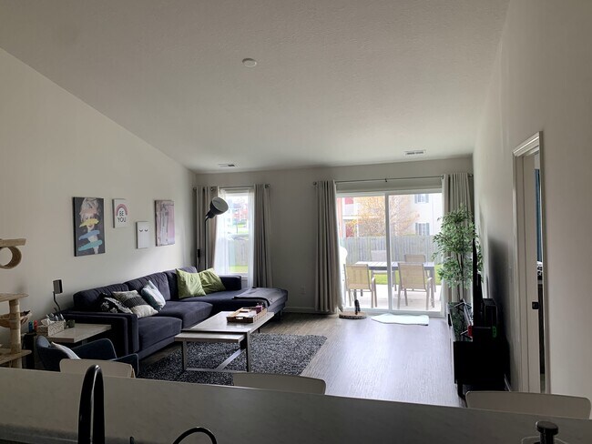 Building Photo - 13139 Talis Ct