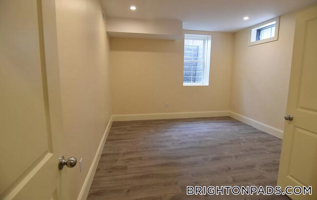 Foto del edificio - 11 Sparhawk St