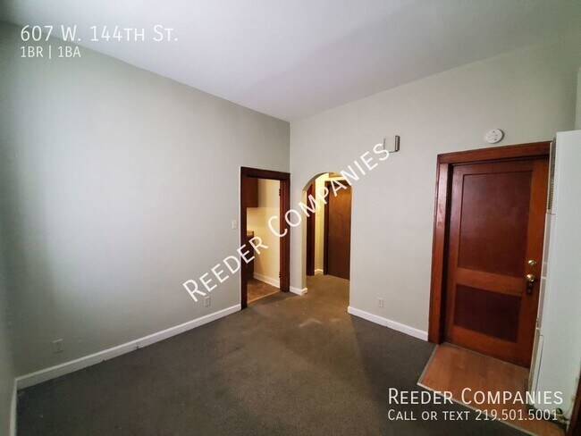 Building Photo - 1 Bedroom Apartment