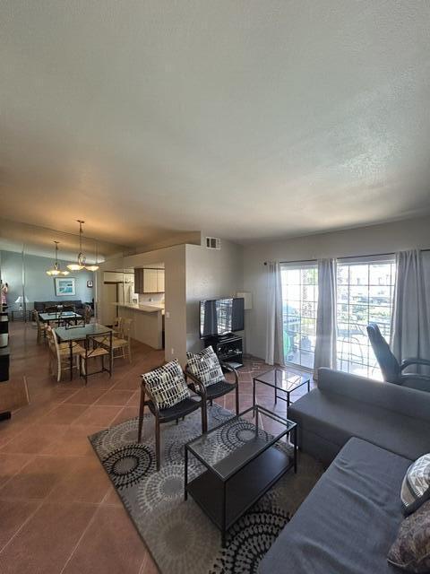 Building Photo - 505 S Farrell Dr