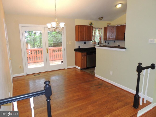Building Photo - 6100 Barros Dr