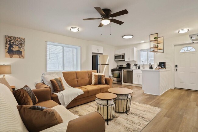 Foto del edificio - 159 Wolfe Hill Rd