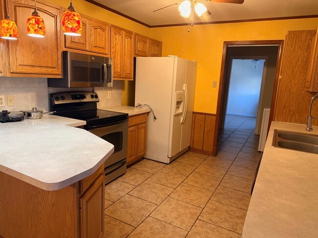 Foto del edificio - 2914 Hemlock Dr